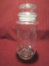 1982 Embossed Wheat Design Planters Peanuts - Clear Glass Jar with Lid - 8 3/4"