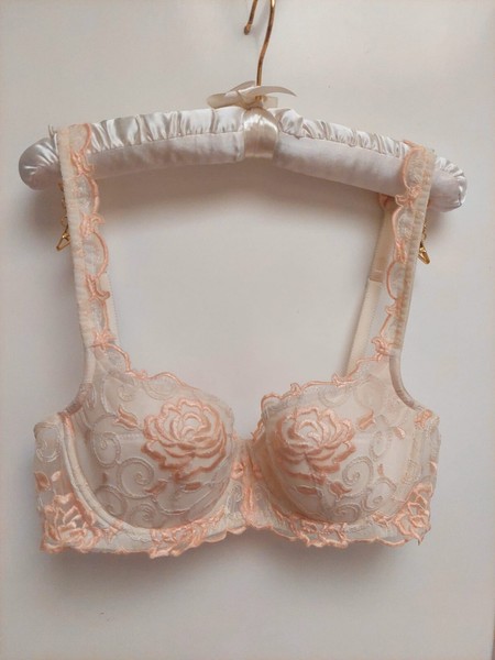Sujetador Lise Charmel en rosa marfil