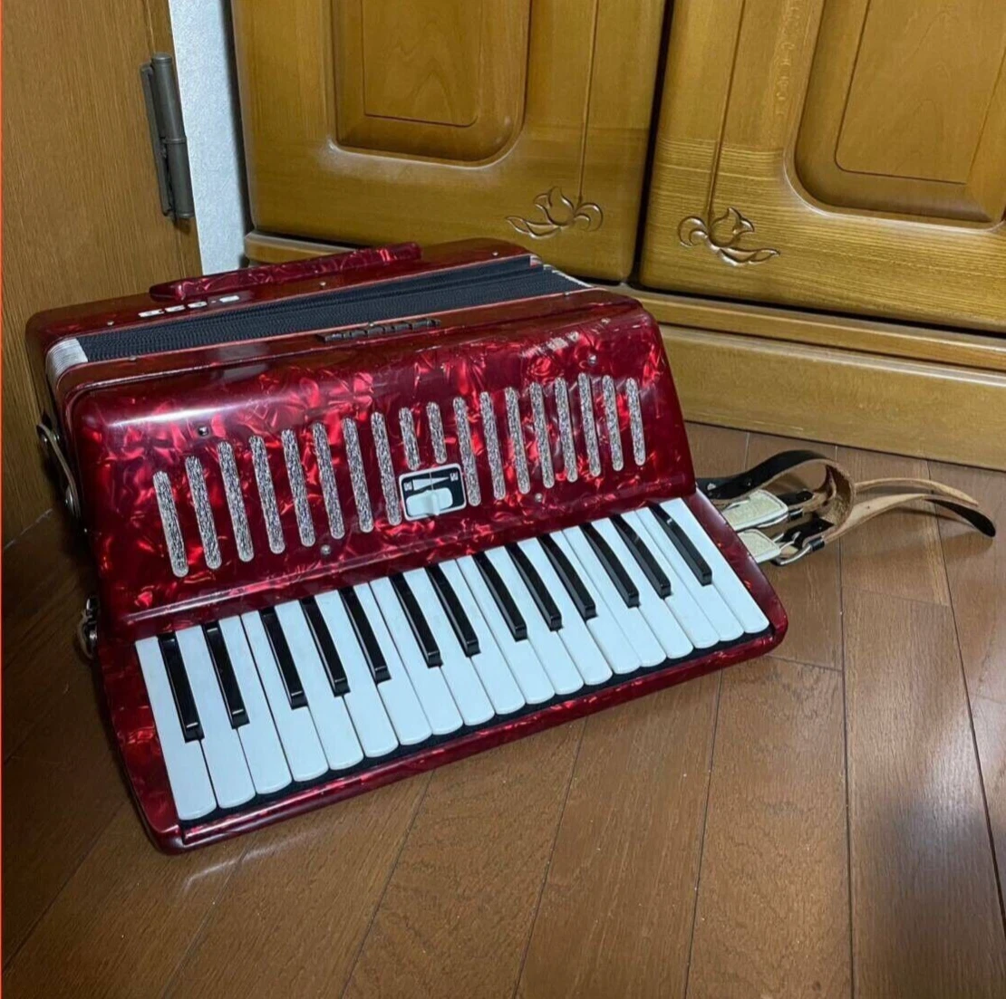 Yamaha S-32B アコーディオン 赤 YAMAHA Accordion S-32B Keyboard Musical Instruments Red USED Japan