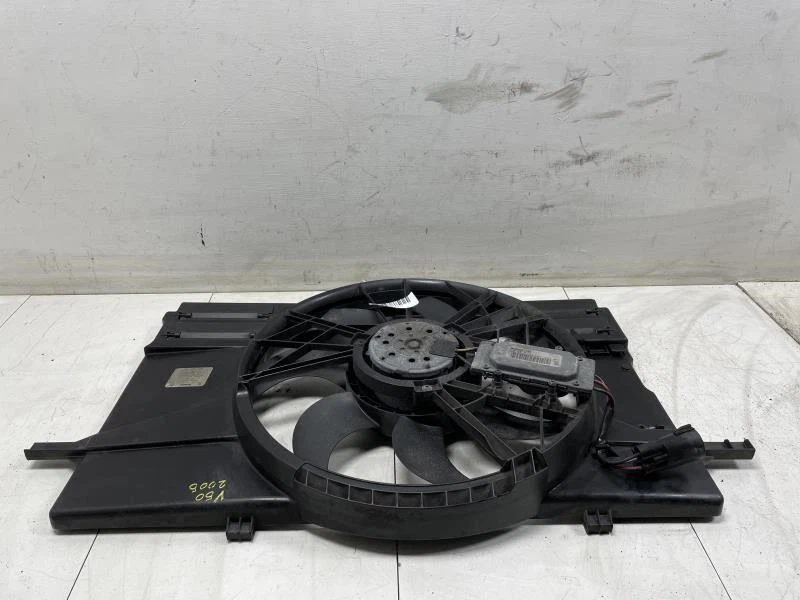VENTILADOR DE REFRIGERACIÓN RADIADOR VOLVO V50 T5 2005 MONTAJE MOTOR FÁBRICA Foto 2 de 4