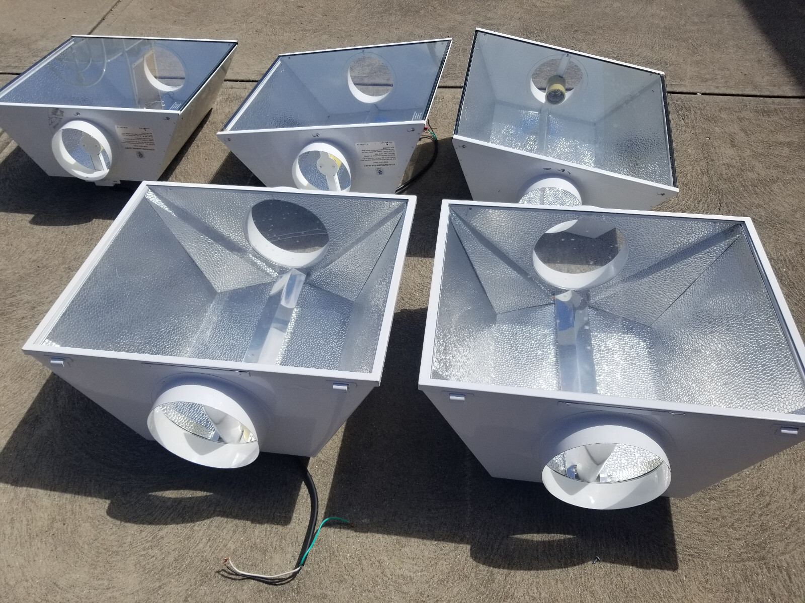 HydroFarm Indoor Grow Hood Reflector Vented HID XT6AC Lot of