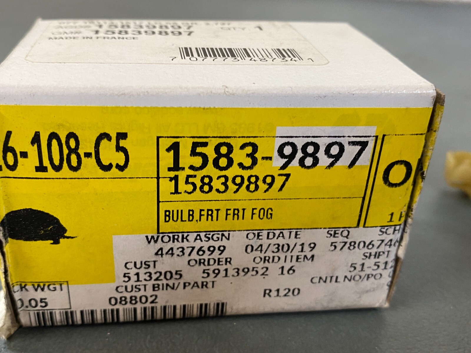 GM OEM NOS 15839897 Front Fog Lamp Bulb 2007-2019 Chevy Silverado  