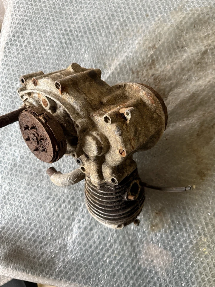 NSU Quickly Motor Deko Bodenfund unrestauriert Ersatzteilspender Oldtimer Moped - Bild 4 von 4