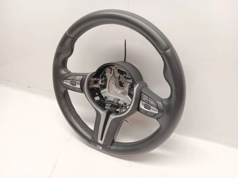 BMW F80 F82 F83 M3 M4 M2 2015-20 volante manual cuero M Sport Foto 2 de 4
