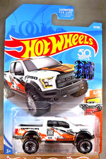 2018 Hot Wheels #57 HW Hot Trucks 6/10 '17 FORD F-150 RAPTOR White w/Beadloc Sp