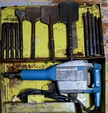 Bosch demolition Hammer Model 06 11 302 034 With Steel Carry Case + bits Germany