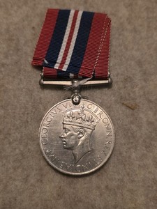 英国勲章・第二次世界大戦（1939～1945年）、刻印有、アンティーク