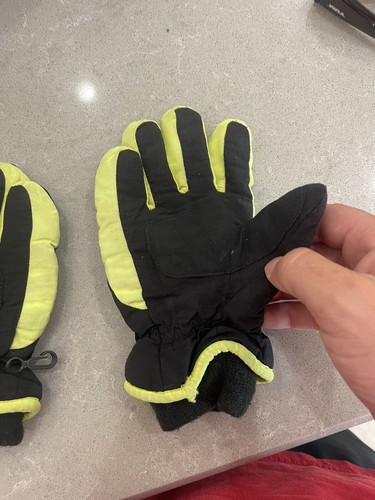 Nike Youth Winter Gloves - Picture 4 of 5