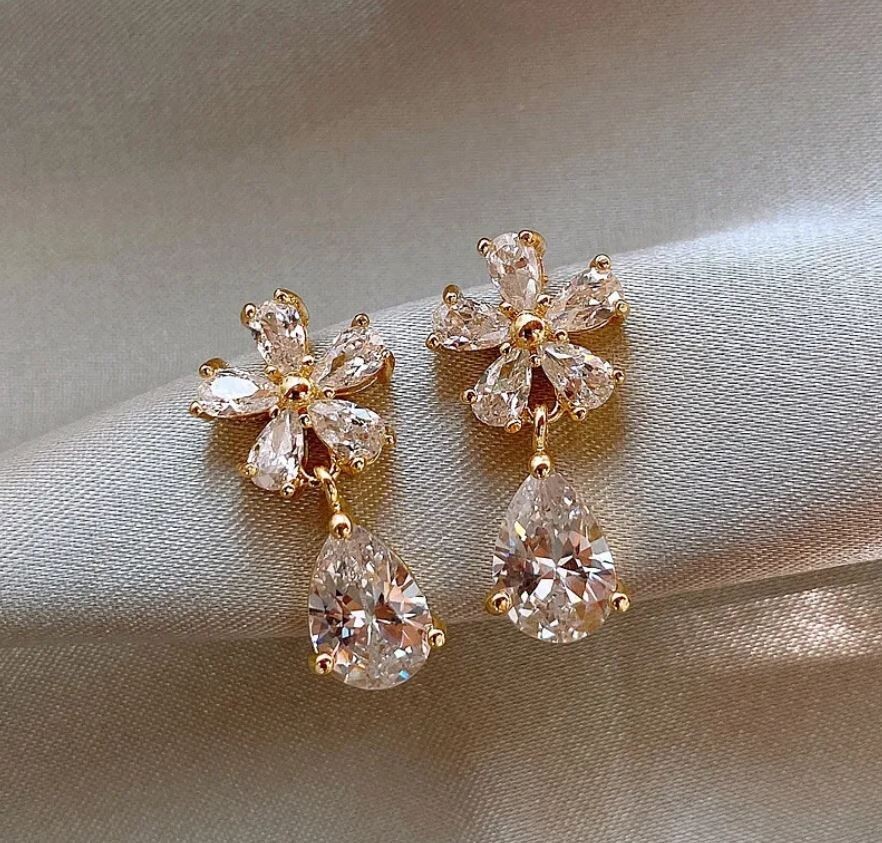 Gold Tone Clear Rhinestone Flower Teardrop Dangle Drop Earrings