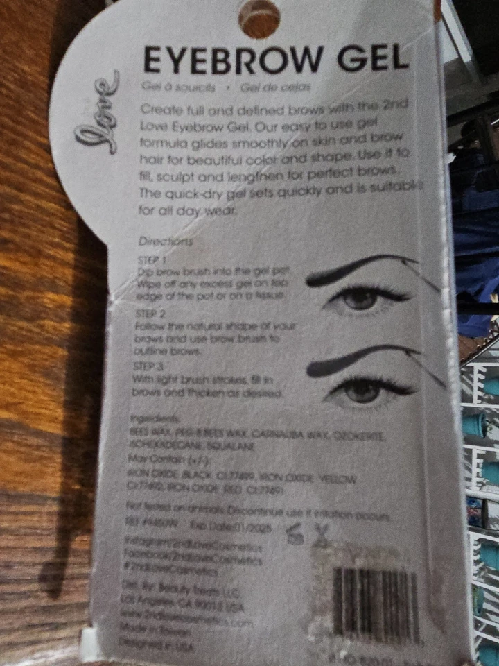 Gel de sobrancelha Love impermeável à prova de manchas sobrancelha com marrom macio - Imagem 2 de 4