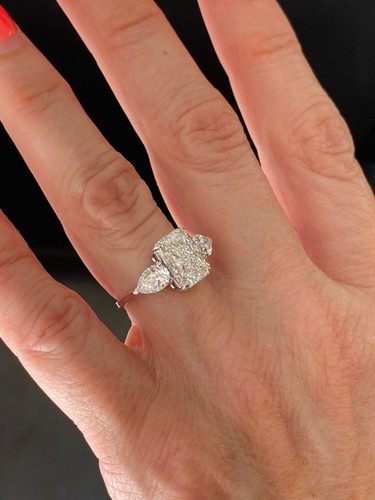 Bague de fiançailles 3 pierres IGI 2,72 ct E-VS1 laboratoire cultivé taille radiante diamant or 14 carats - Photo 8 sur 16