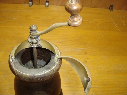 Kaffeemühle Holzkörper mit Messing #4235 - Bild 8 von 10