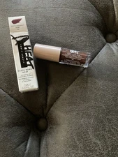 Fenty Beauty. Lip gloss bomb heat. Hot Chocolit Heat 04. Travel size. 0.07 FL Oz