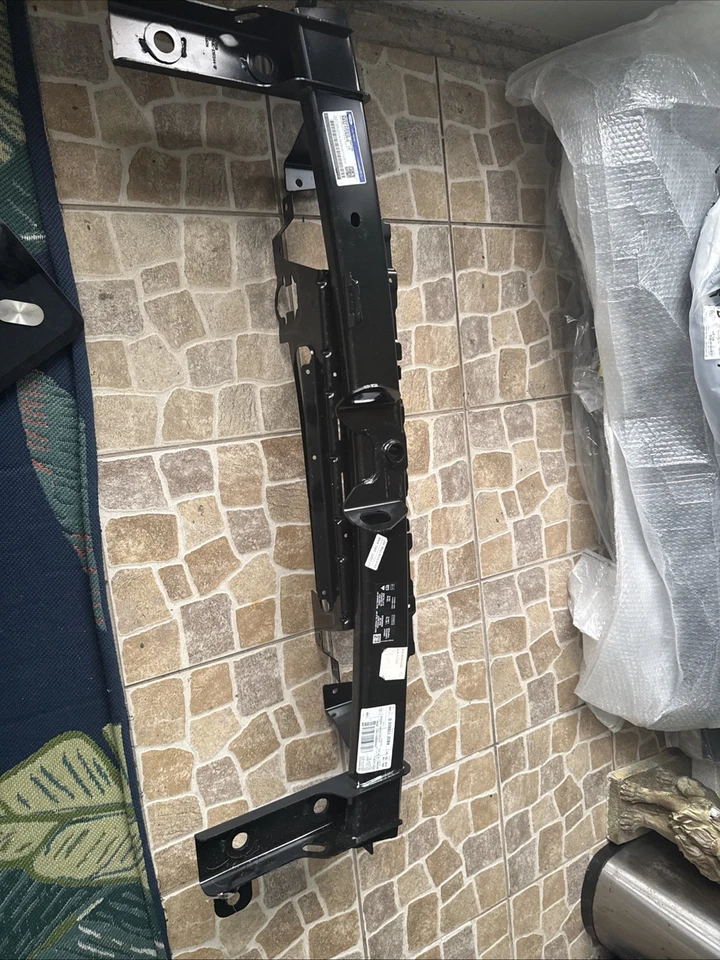 Enganche de remolque original Ford KB3Z-17D826-G Foto 3 de 4