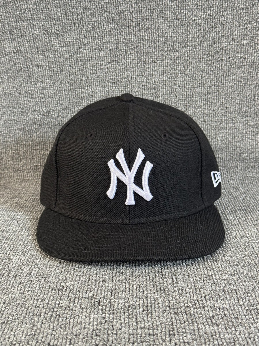 New Era Yankees 59FIFTY Fitted Hat Black Size 7 MLB Flat Brim