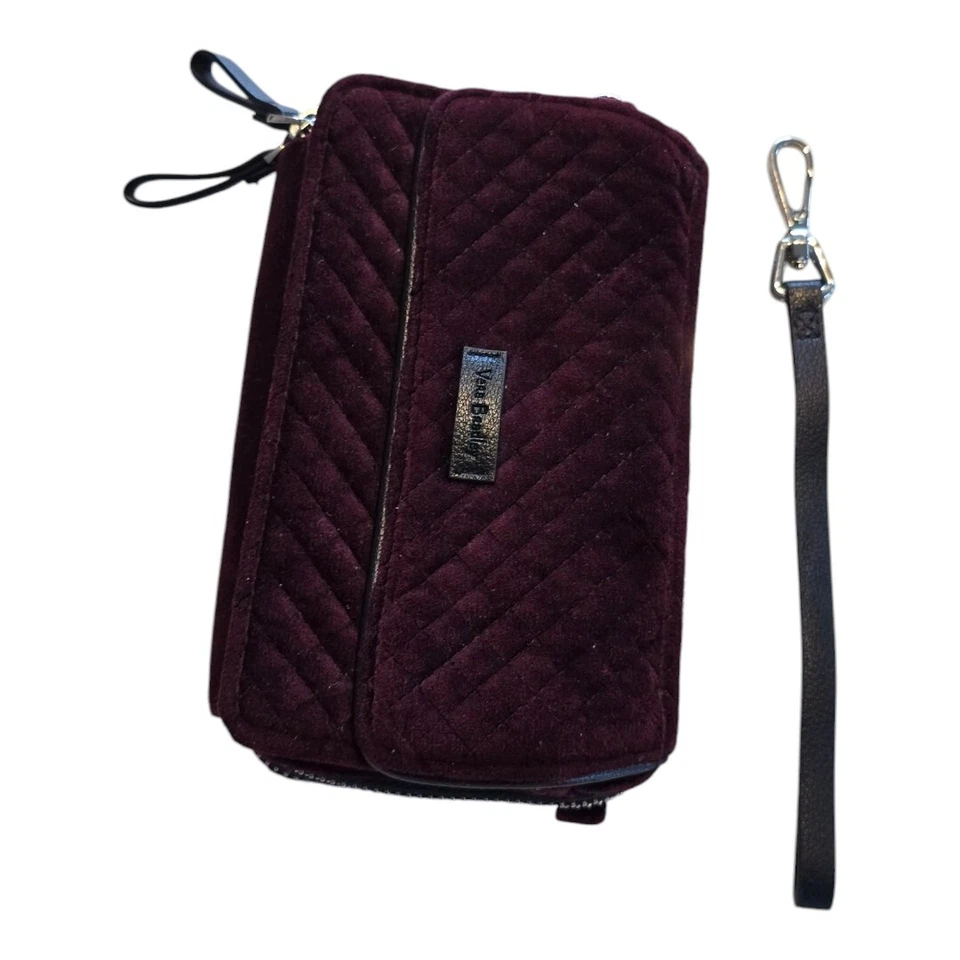 Vera Bradley Iconic RFID All-In-One Velvet Crossbody Bag Wristlet No Strap - Imagem 3 de 4