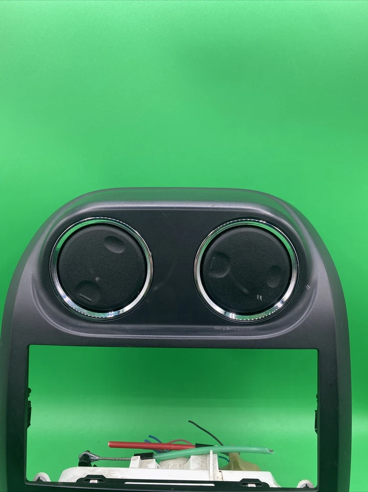 2007-2009 Jeep Patriot aquecedor CA controle climático e moldura OEM - Imagem 4 de 4