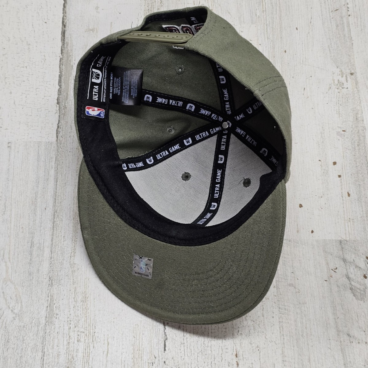 Ultra Game NBA Chicago Bulls Mens Unisex Snapback Hat Olive Green