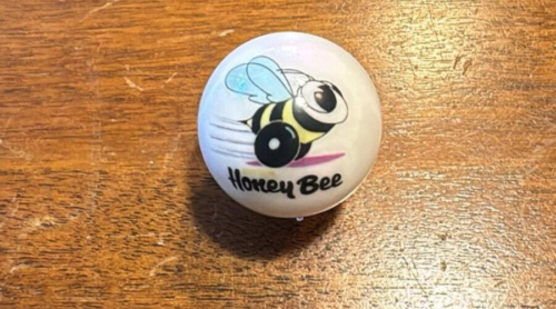 Honey Bee Datsun 1 inch size (shooter) glass marble with stand