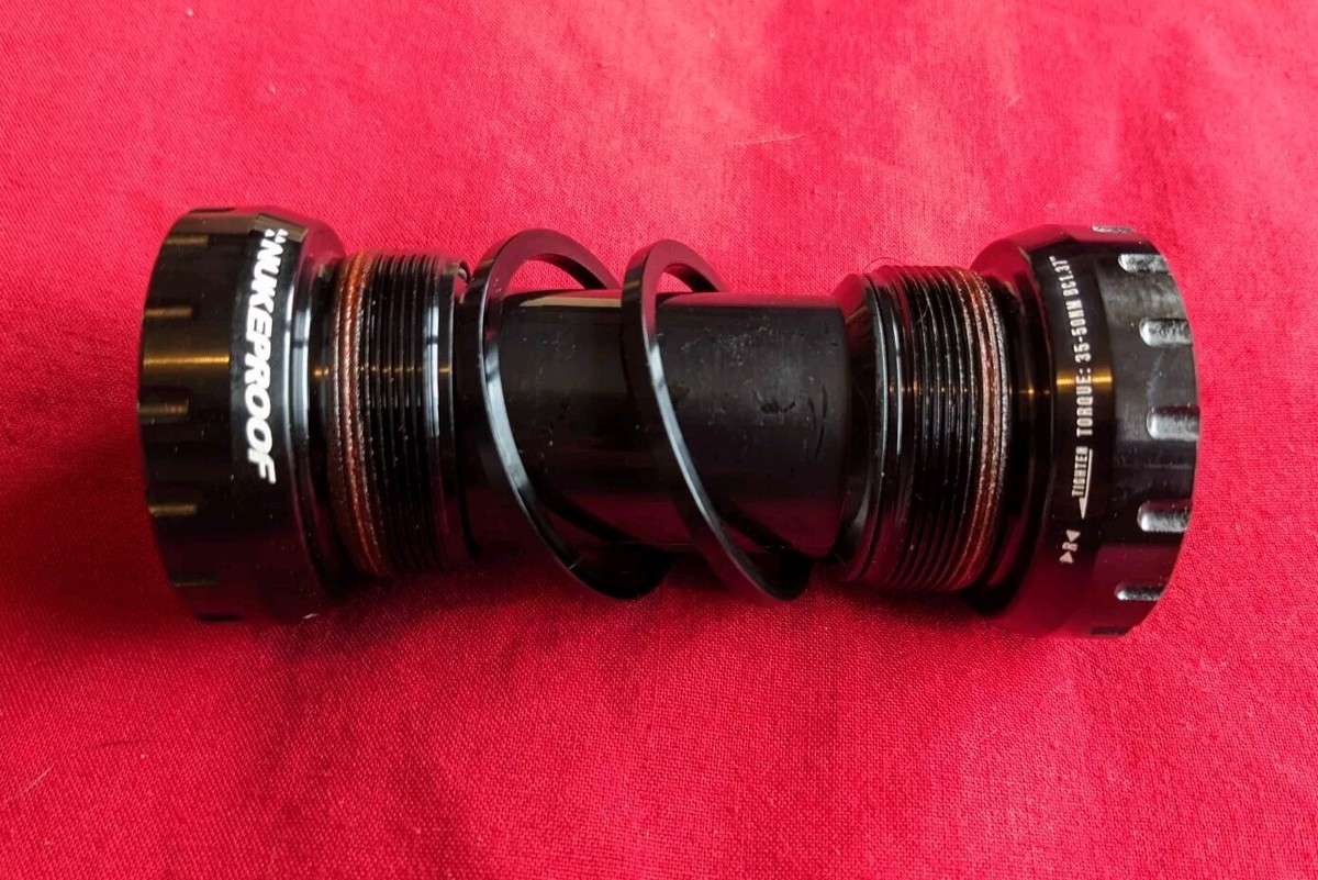 Nukeproof ボトムブラケット 68/73mm BSA Nukeproof Horizon Black BSA 68-73mm SRAM DUB Threaded