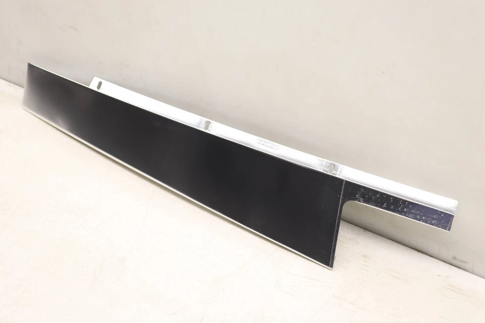 16-17 MERCEDES-BENZ MAYBACH S600 6,0 л - задняя левая внешняя отделка стойки B / крышка - Изображение 2 из 4