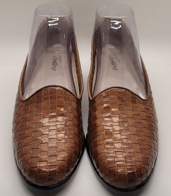 Trotters Shoes Women s Size 10SS Brown Cognac Liz III Woven Leather Super Slim
