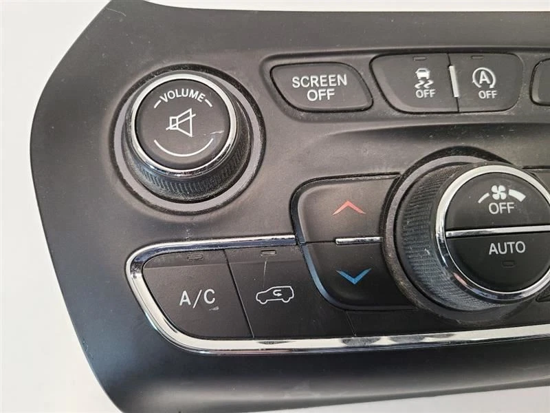 Jeep Cherokee 2015-2018 control de temperatura aire acondicionado con doble zona OEM Foto 4 de 4
