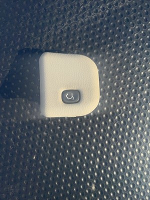 Jeep Grand Cherokee WK2 3.0L CRD Tailgate Opening Switch P04602751AA 13-22