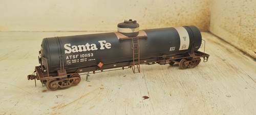 HO American Limited Models TK-N/TK-O tank car Santa Fe #ATSF 101153 Weathered - Picture 2 of 4