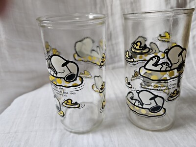 TWO VINTAGE PEANUTS SNOOPY UNITED FEATURE SYNDICATE GLASSES 1958/1965 5.5  inches | eBay