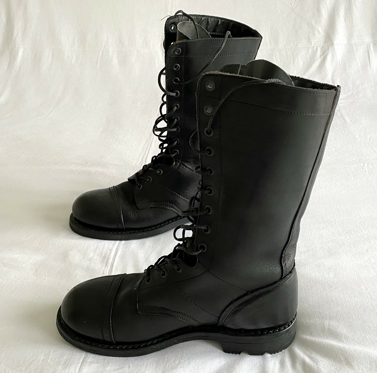 Vintage Portuguese PARATROOPERS leather 