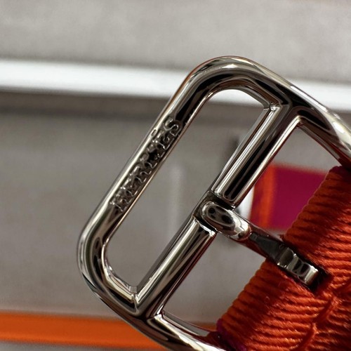 HERMES Pink Apple Watch Band Compatible with Series 6 40mm Original Box - Zdjęcie 3 z 4
