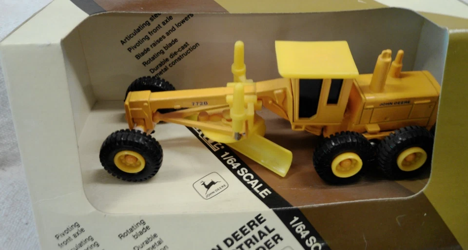 Ertl Industrial Grader 1/64 - Image 2 of 3