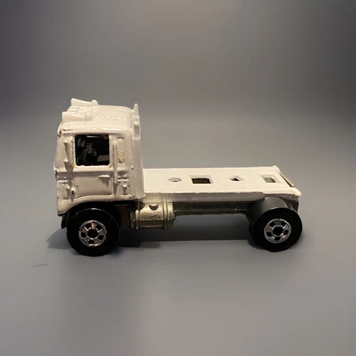 Vintage 1979 Hot Wheels White Semi Truck Cab Flat Nose Trailer Malaysia Mattel