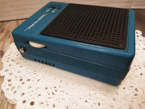 Realistic Radio Shack Tandy Blue Vintage Am/Fm Radio. Works (BROKEN ANTENNA TIP) - Picture 5 of 10