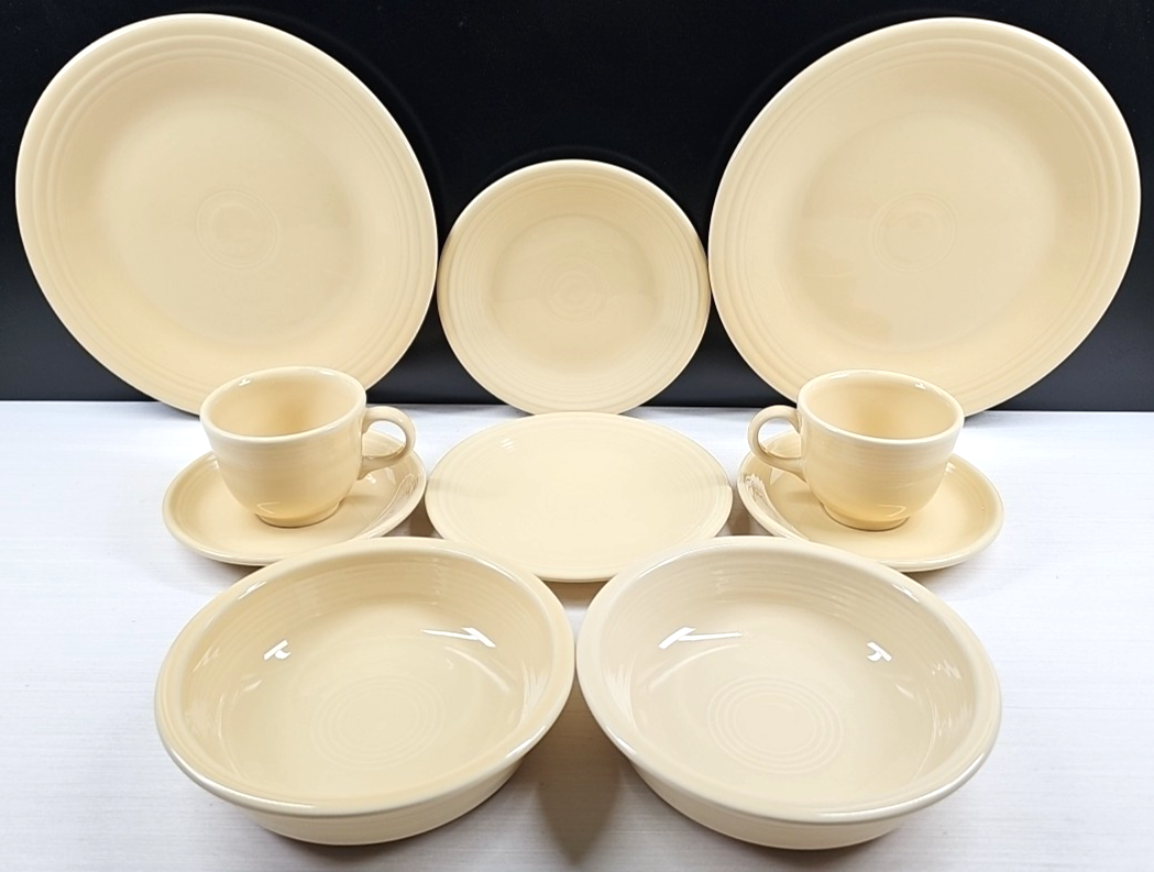 ビンテージ フィラスタFiesta 食器セット イェロークリーム色 2) Homer Laughlin Fiesta Ivory 5 Pc Place Setting Table Dish HLC
