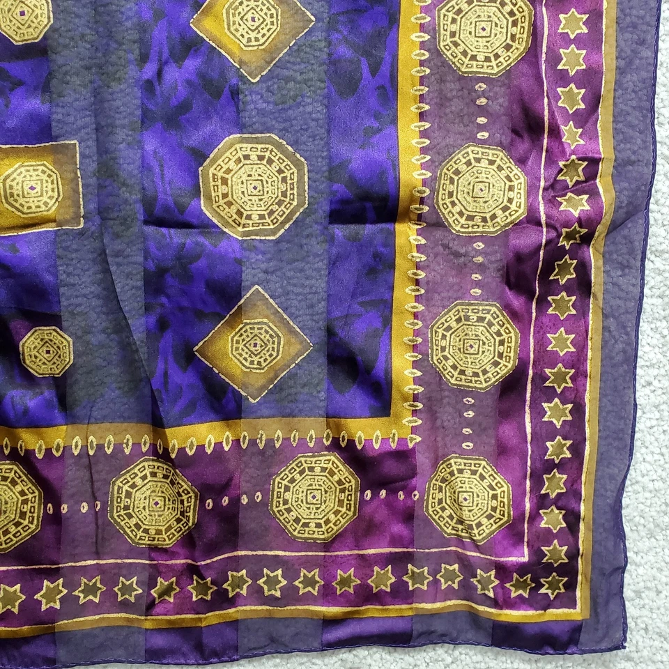 Bufanda de seda de diseñador vintage Ellen Tracy púrpura y dorado cuadrada 32" x 33" bohemia Foto 3 de 4
