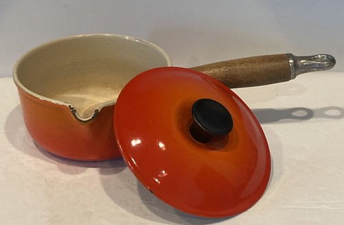 Le Creuset Saucepan Side Pour Spout With Lid Orange #14 France Wood Handle Spout - Picture 3 of 12