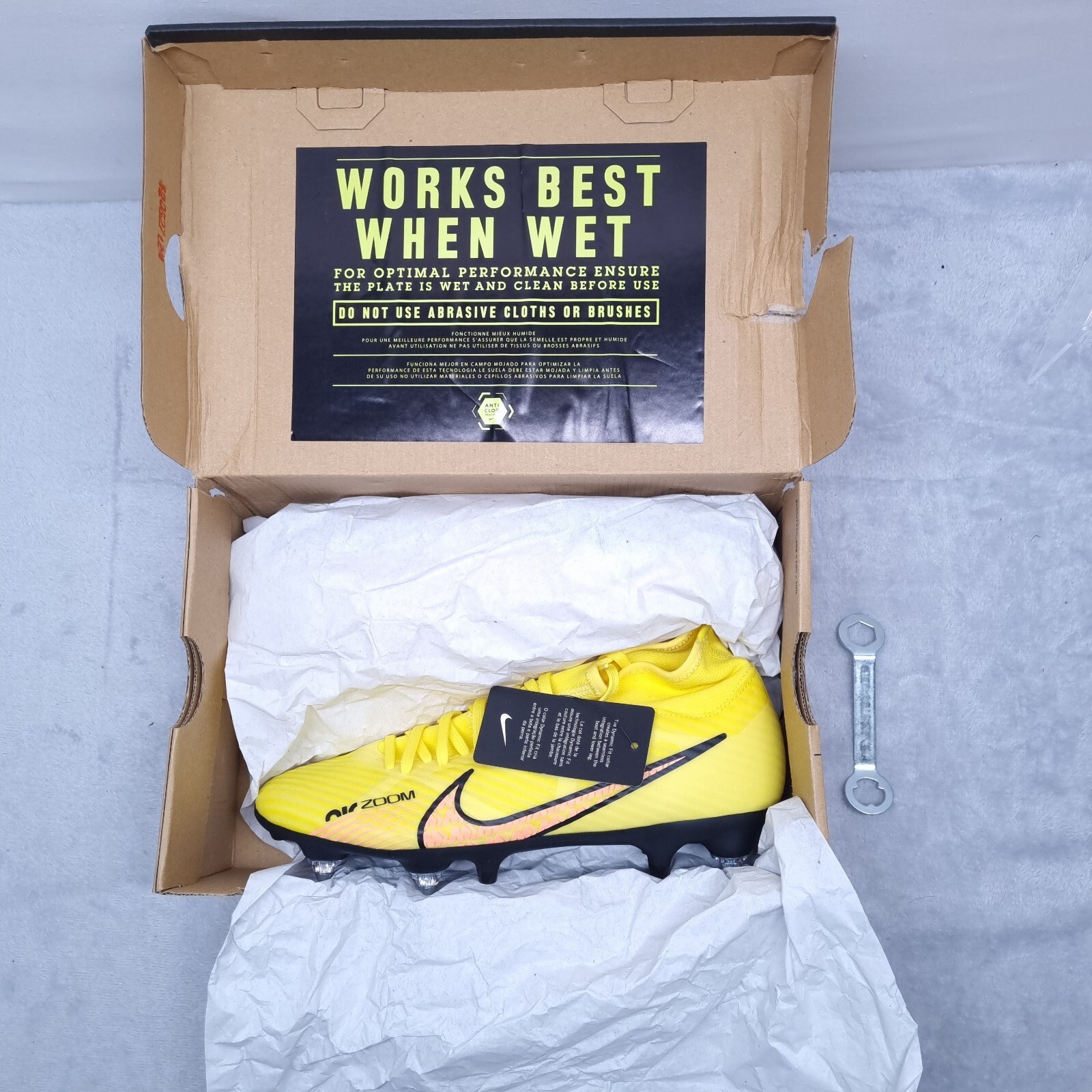 Nike Football Boots Size 6 Air Zoom Superfly 9 Yellow Peach Moulded