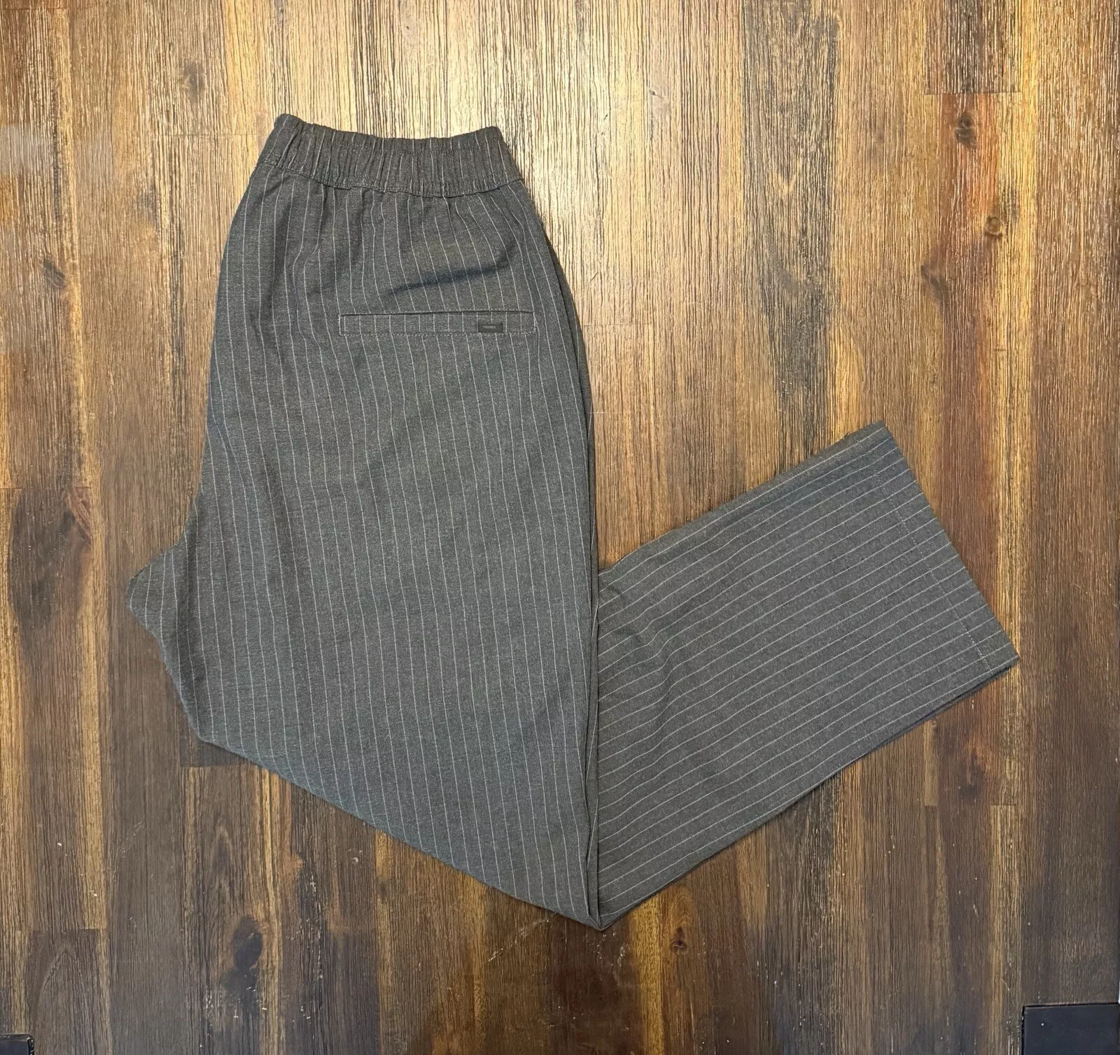 Ancien pantalon de prière, Baker Skateboards, Volcom, Supreme, Austyn Gillette, RVCA