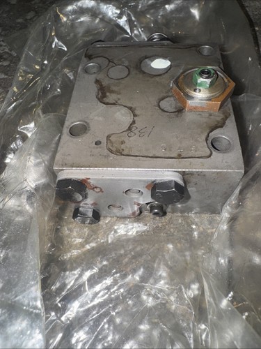 NOS Hydraulic Control Valve 33-0060690 Massey Ferguson & AGCO - Picture 4 of 7