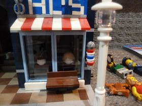 LEGO 10246 Detective&rsquo;s Office Excellent Condition Manual Some Minifigures NO BOX