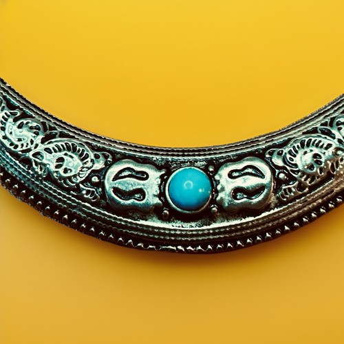 Discount! Unique Vintage Design Necklace- Silver Tone Faux Turquoise