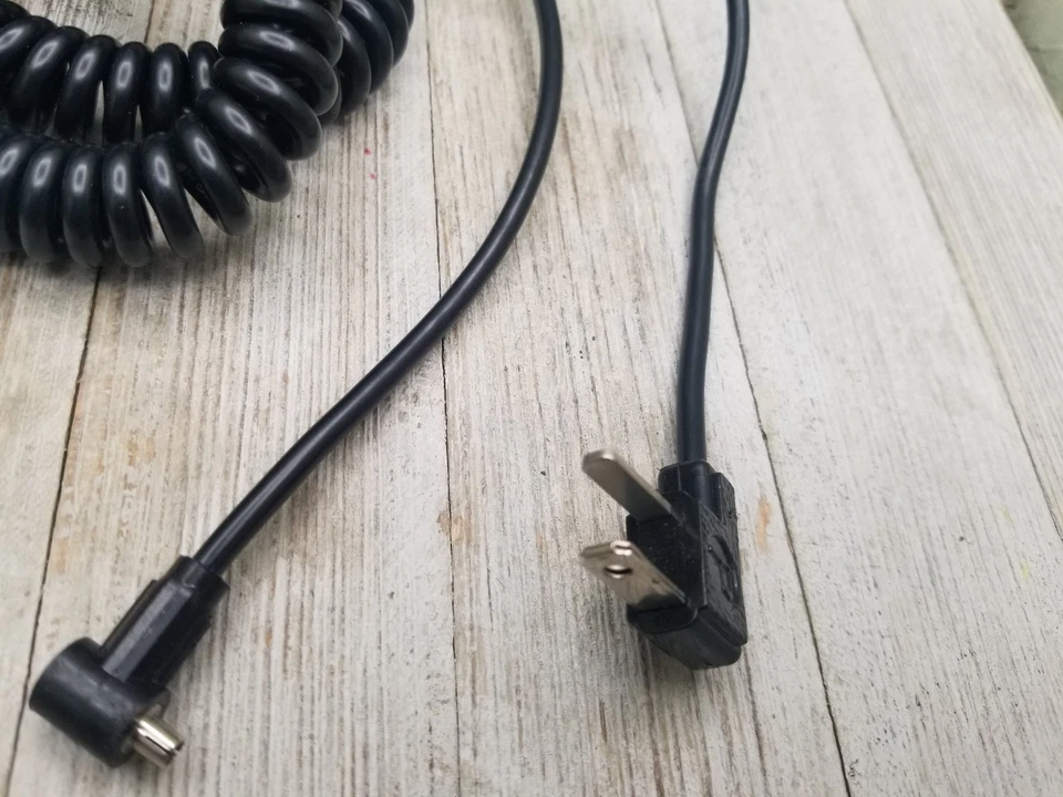 Paramount Cords Heavy Duty Coiled Sync Cord Cat # 2-16C Household to PC - Image 2 of 4