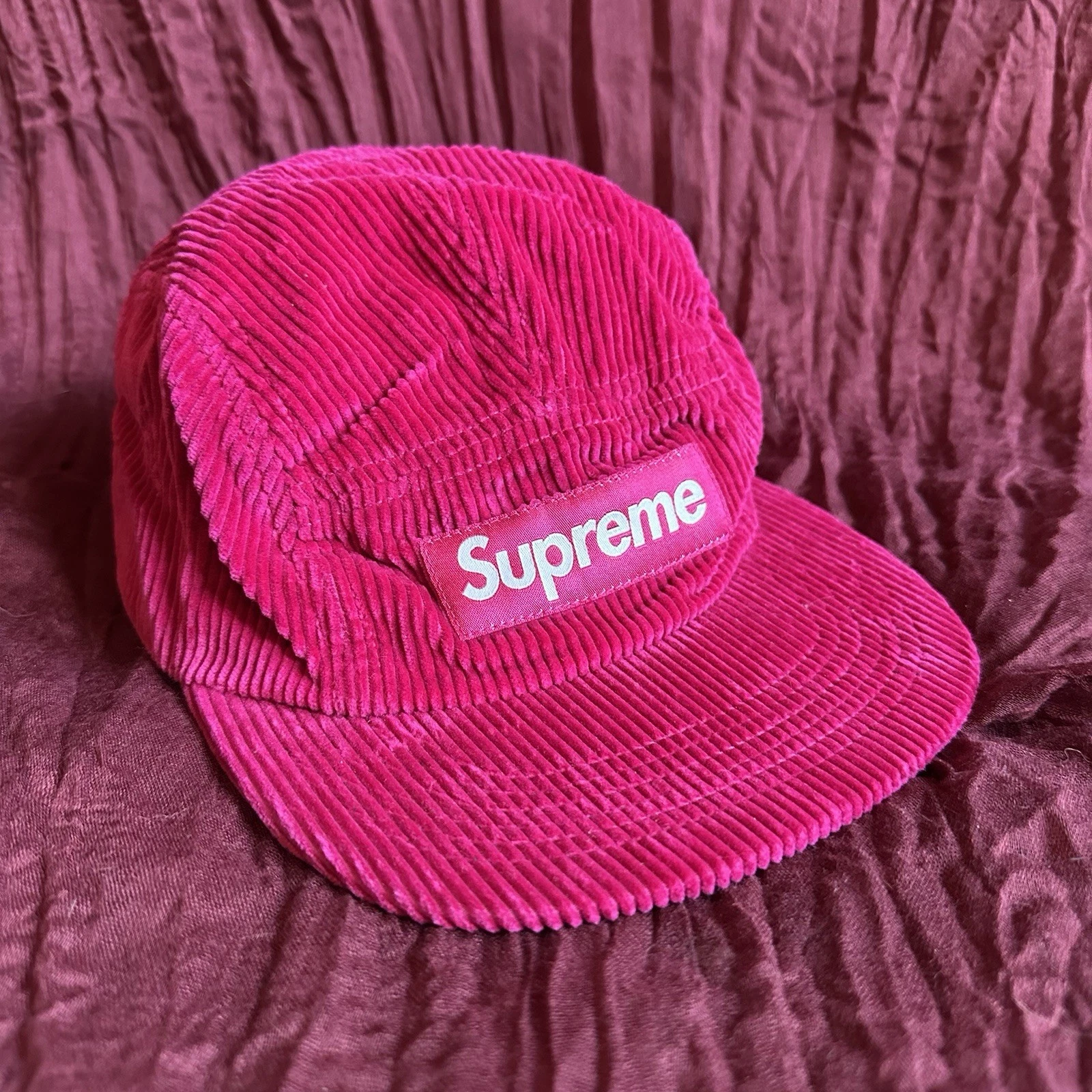 Casquette de camp en velours côtelé magenta suprême 