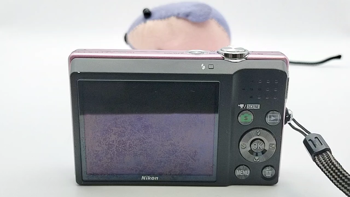 Nikon COOLPIX S570 Pink 12.0MP Compact Digital Camera with Box
