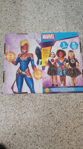 Rubie's Marvel Girl's Trunk Set (Captain Marvel, Ghost Spider, Black Widow), 4-6 - Picture 5 of 11