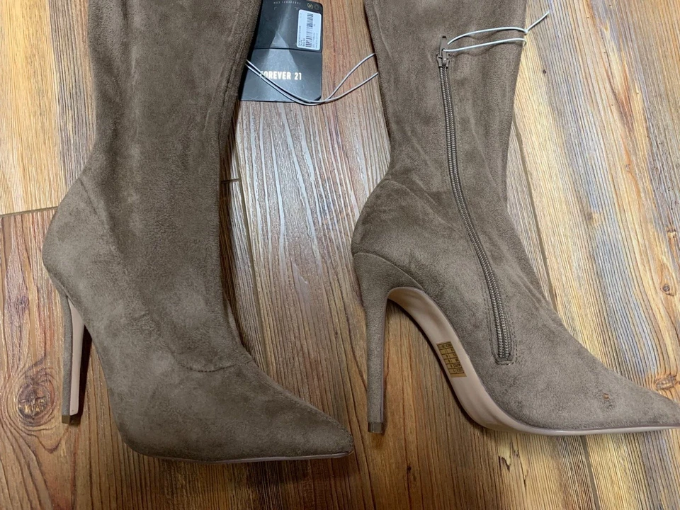 Botas de gamuza marrón topo muslo sobre la rodilla (32 pulgadas de alto) Talla 9 Foto 2 de 4