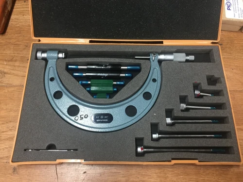 NICE MITUTOYO 0 - 6" MICROMETER X .001 "