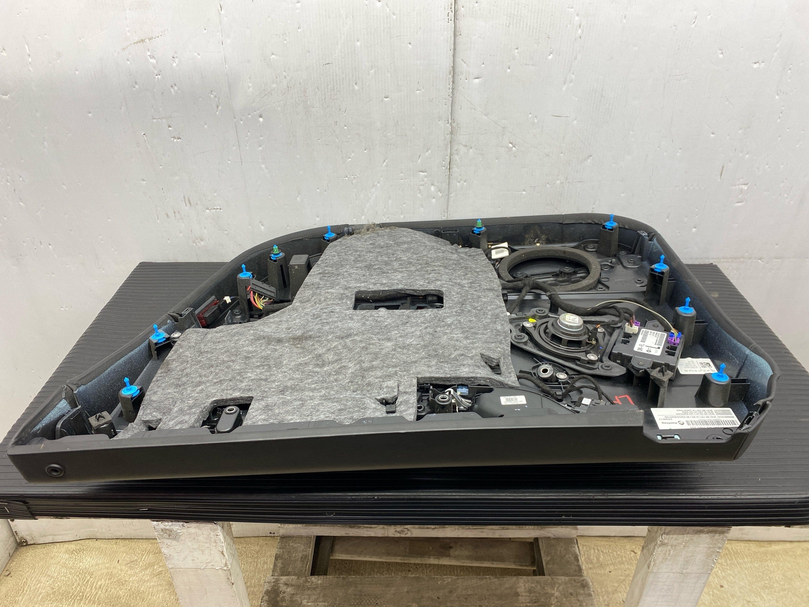 2017 - 2020 MASERATI LEVANTE M161 OEM LEFT FRONT INNER DOOR TRIM PANEL